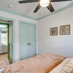 Chic Pcb Getaway With Private Yard - Walk To Beach!