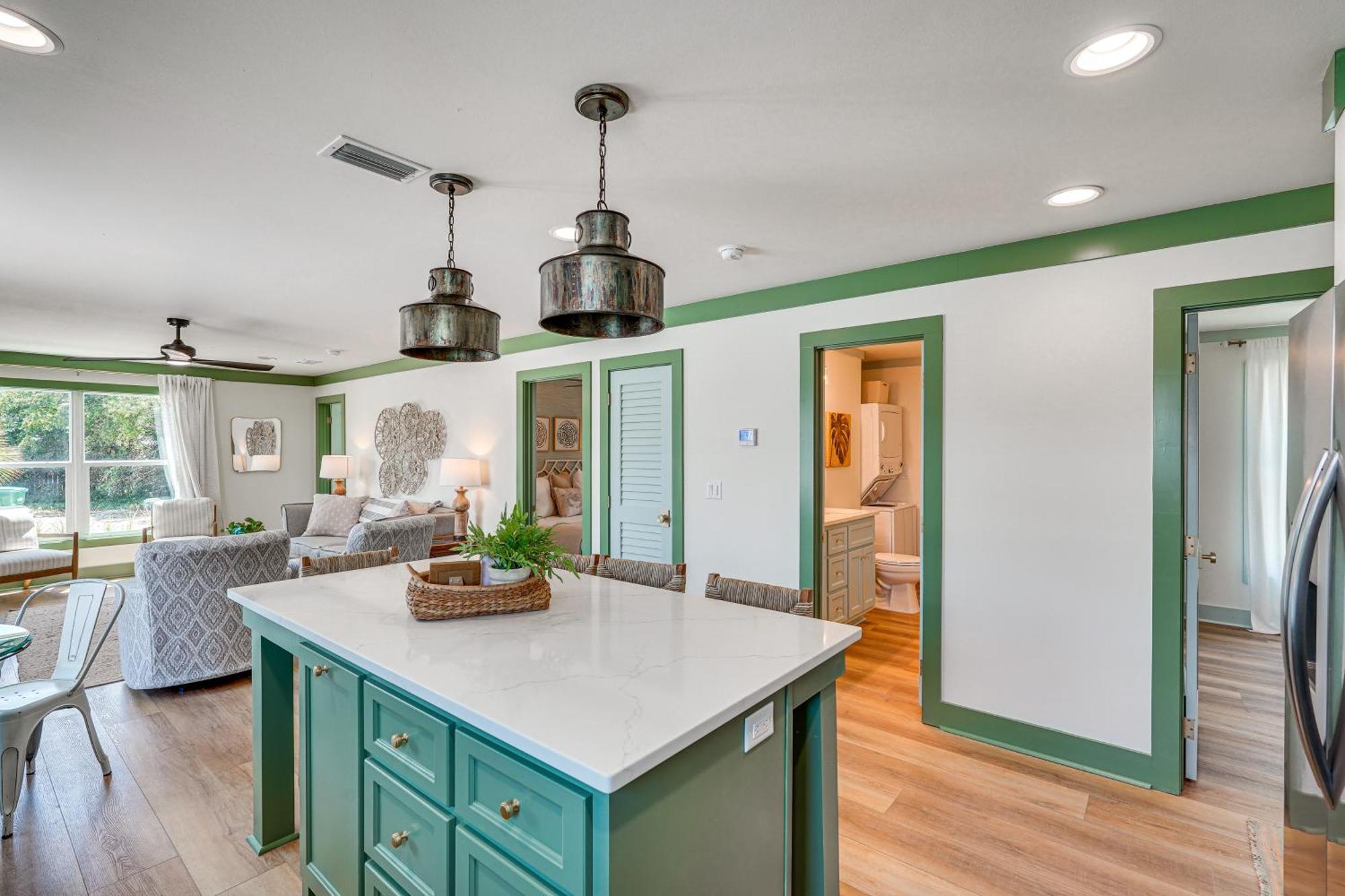 Chic Pcb Getaway With Private Yard - Walk To Beach! Holiday home *