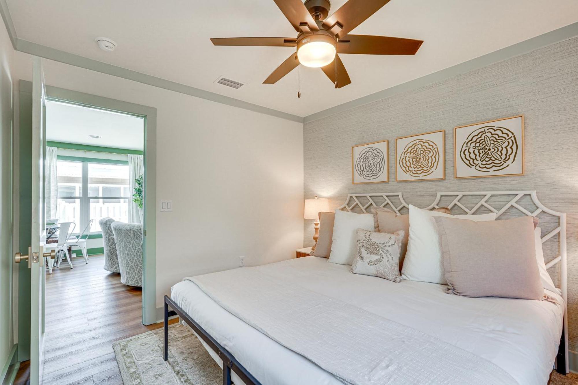 Chic Pcb Getaway With Private Yard - Walk To Beach! *