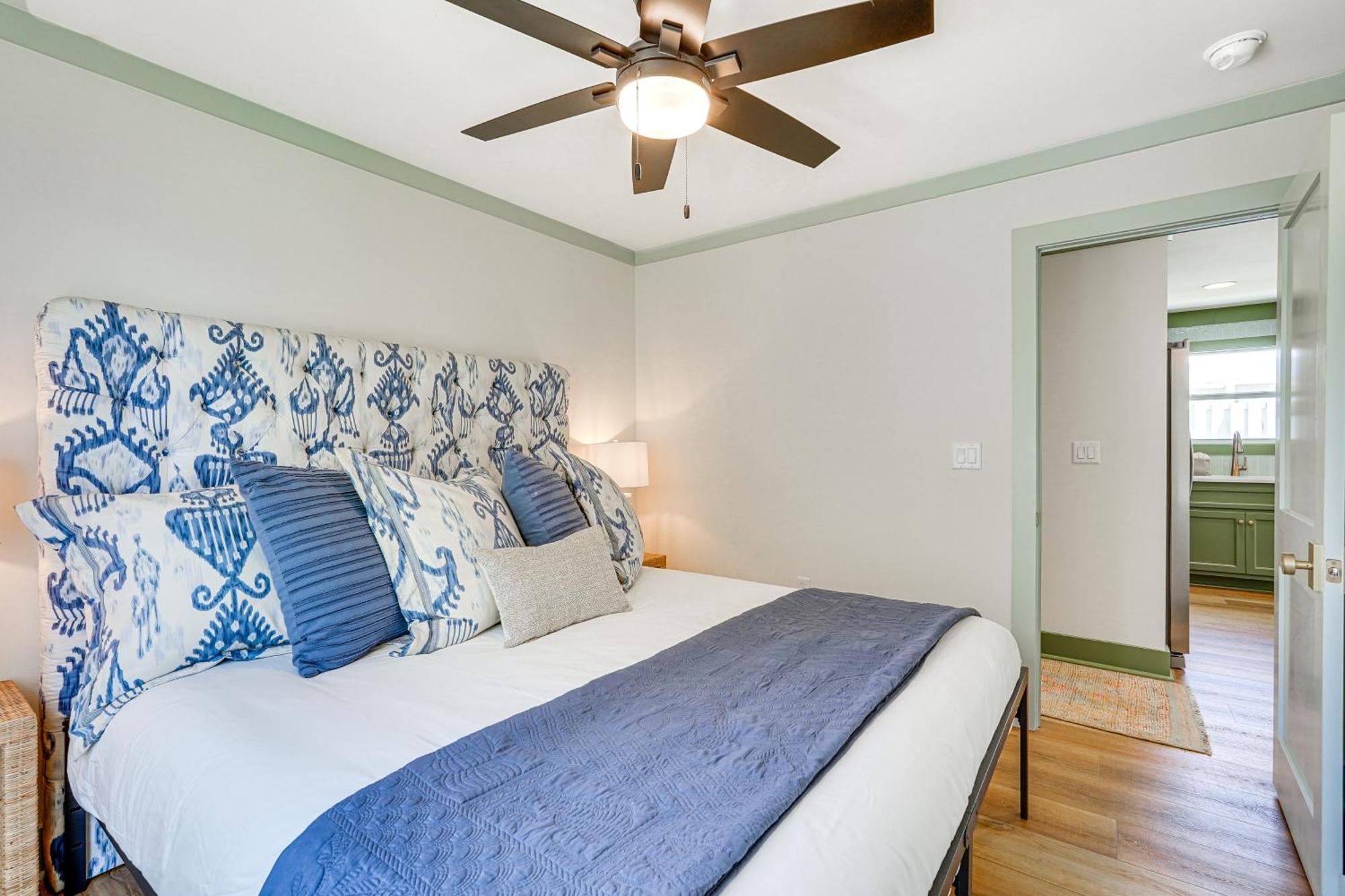 Chic Pcb Getaway With Private Yard - Walk To Beach! Holiday home Panama City Beach