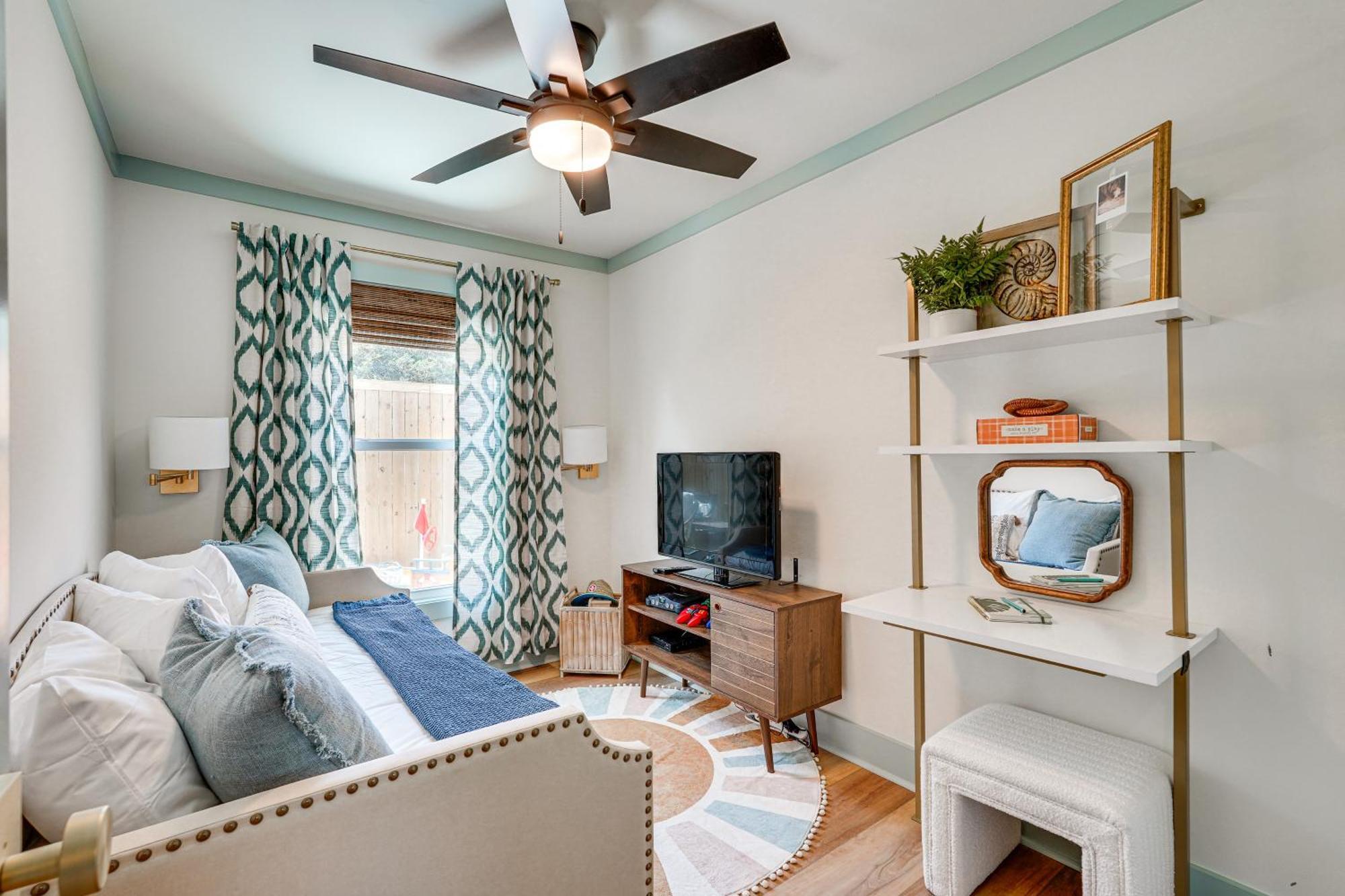 Holiday home Chic Pcb Getaway With Private Yard - Walk To Beach! Panama City Beach