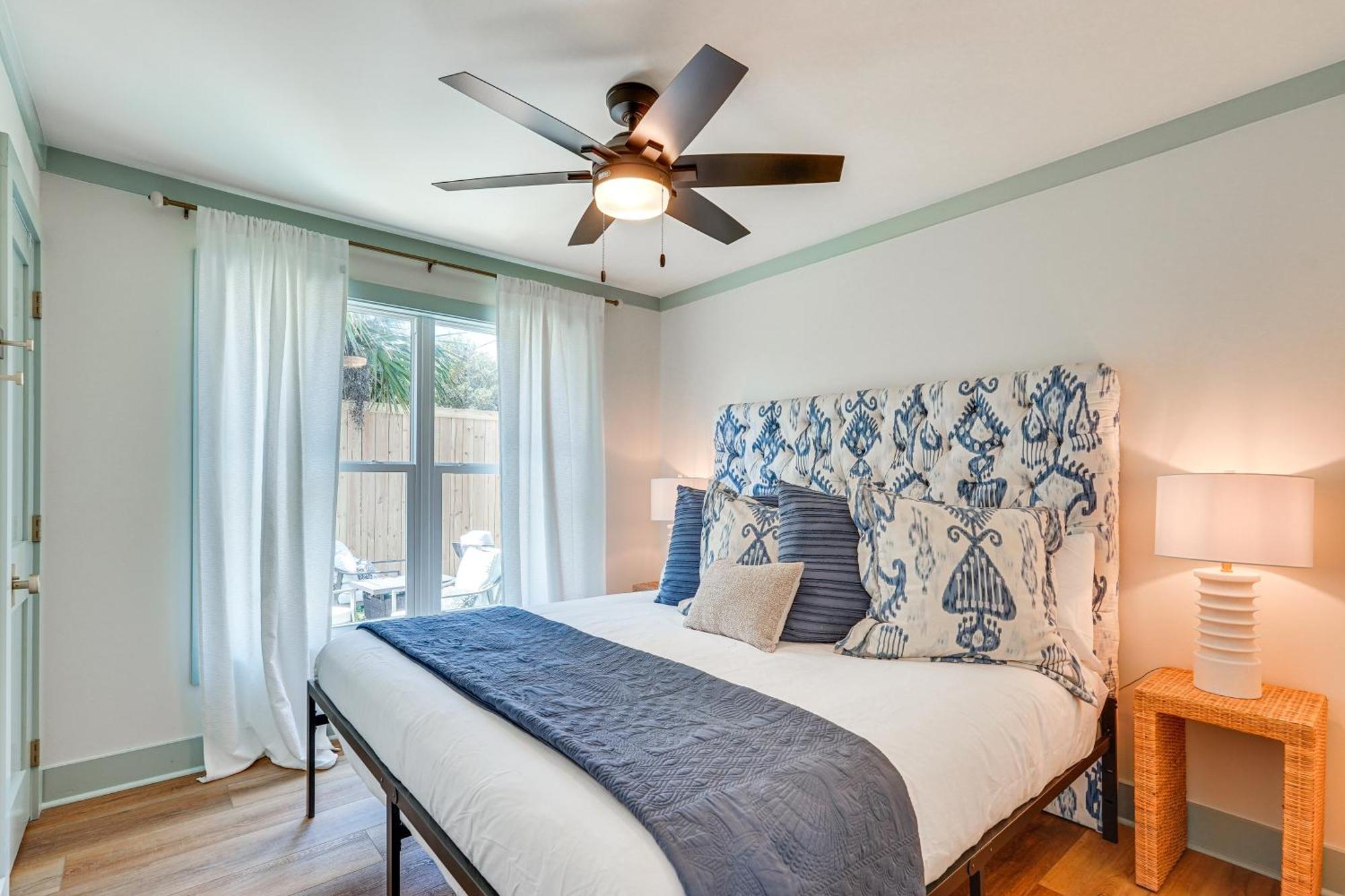 Chic Pcb Getaway With Private Yard - Walk To Beach! Panama City Beach